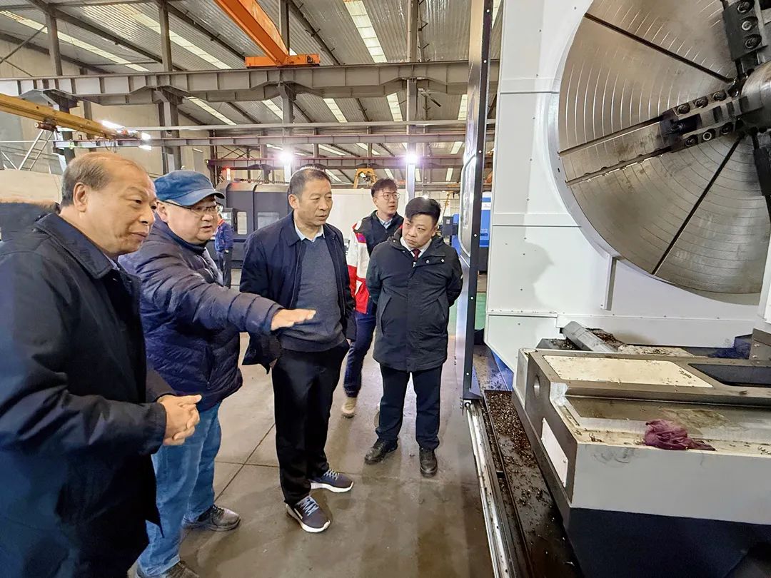 廣州數(shù)控設(shè)備董事長何敏佳帶隊蒞臨沂機參觀交流 廣州數(shù)控設(shè)備董事長何敏佳帶隊蒞臨沂機參觀交流