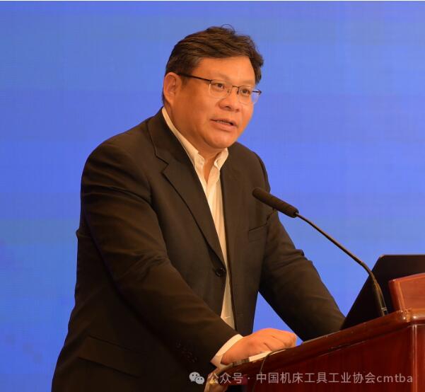 汪 宏 汪 宏